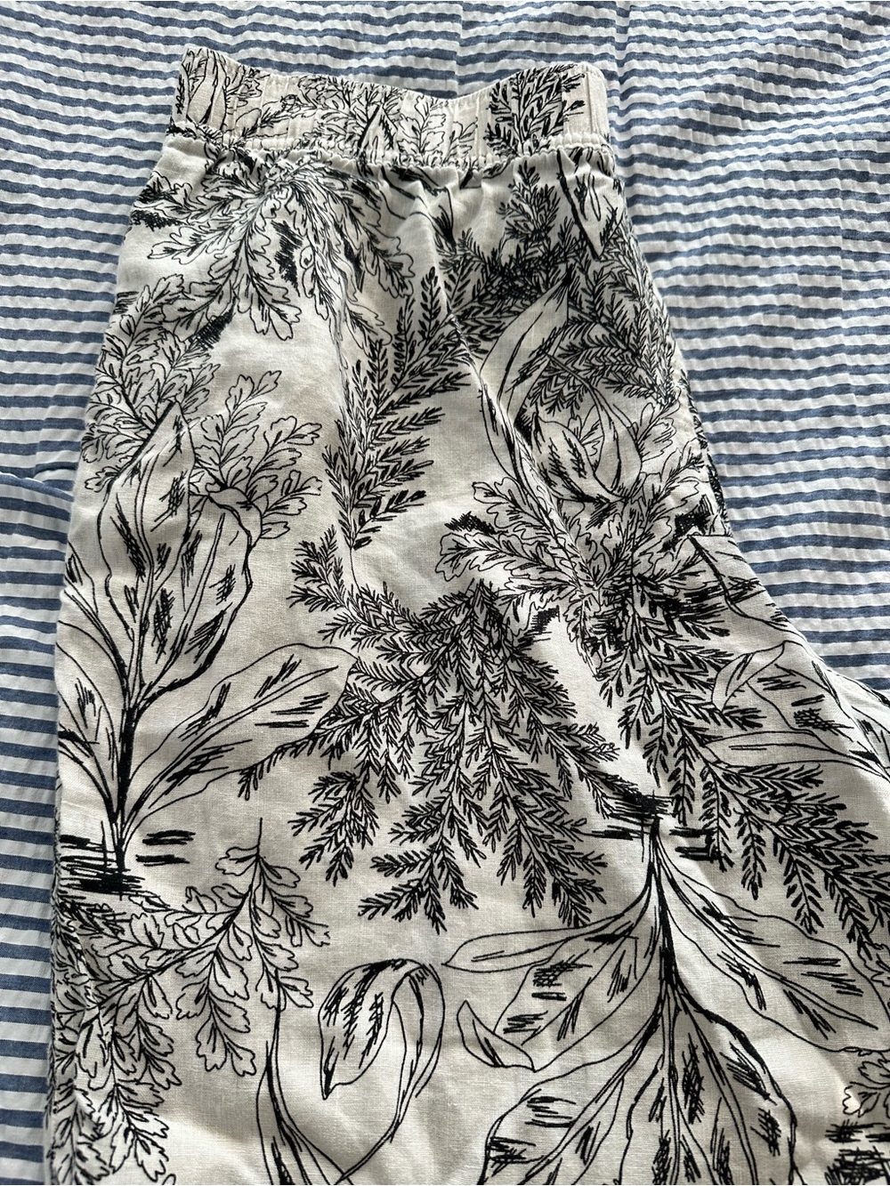 Tahari Linen Wide Leg Cropped Pants - Picture 7 of 7